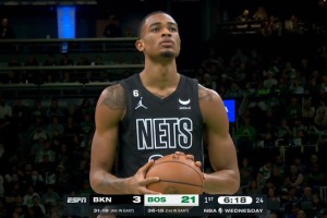  塔图姆单节20分绿军狂胜老鹰  