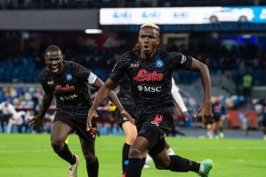  那不勒斯客场艰难取胜，奥斯梅恩造乌龙+点射  