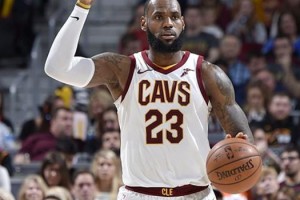  米切尔首节独揽十八分，骑士爆冷掀翻雄鹿制造冷门