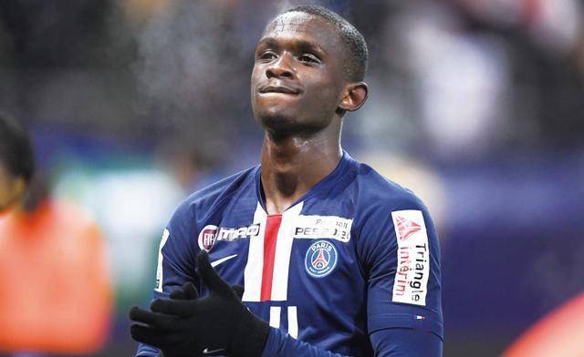  巴黎圣日耳曼青训小将跳级入选国家队  